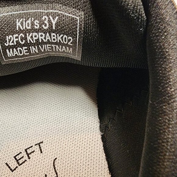 New in box Kizik Prague Kids sneaker 3Y Black - Picture 5 of 6